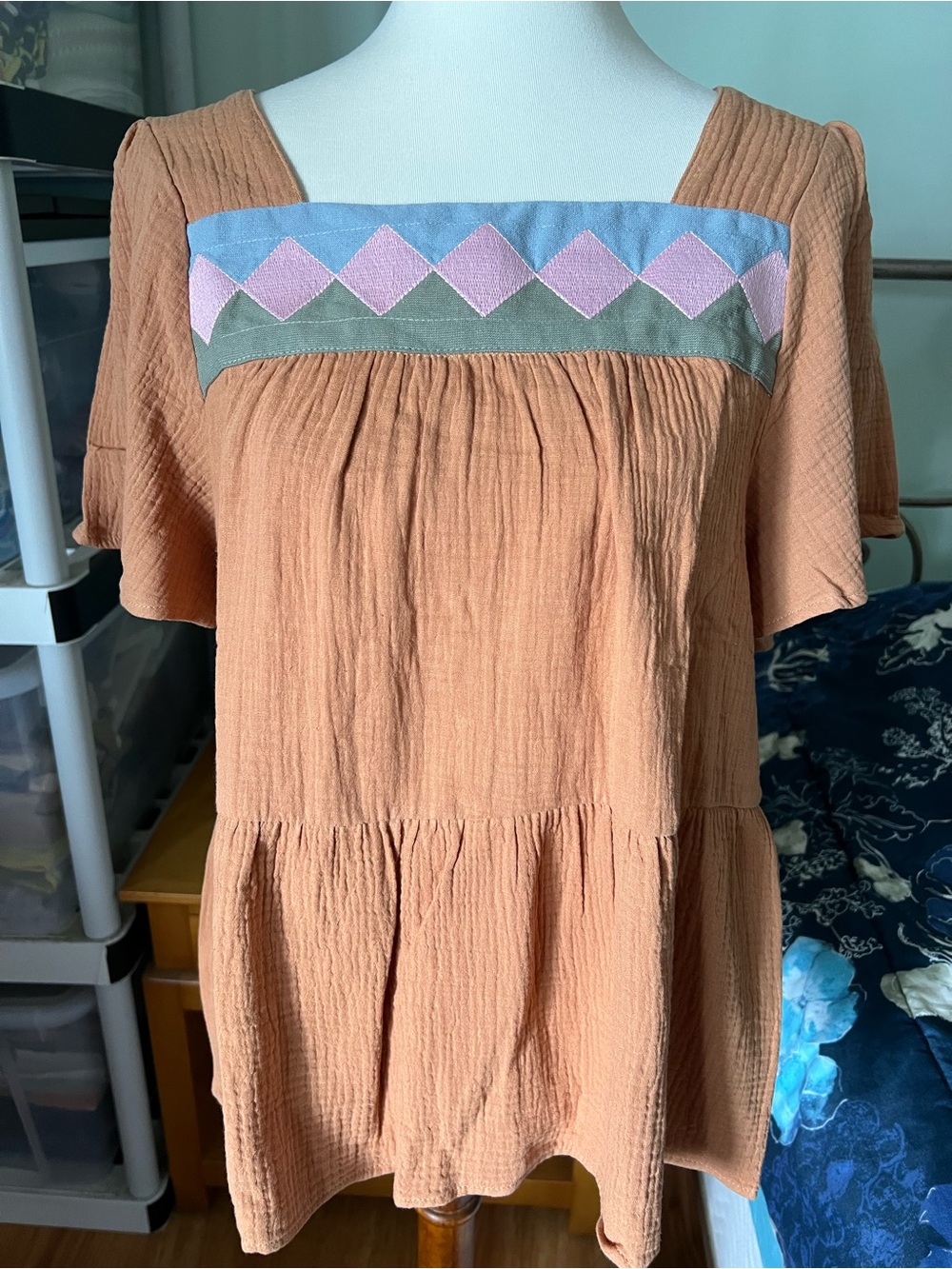 Entro Women’s Casual Medium 100% Gauze Tunic with Diamond Embroidered Yoke